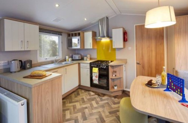 Van 33 Castleton 2 bed