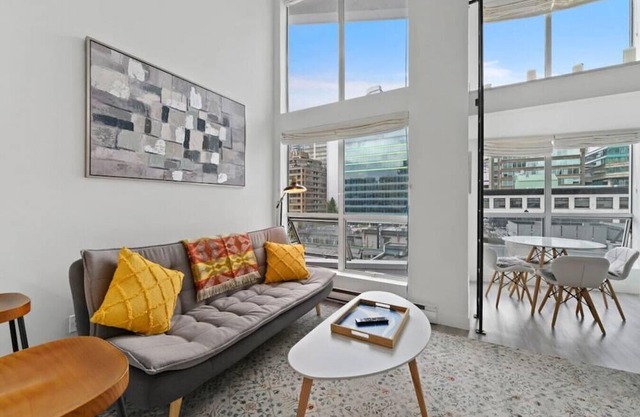 VAN-GOL111 ( NEW) · The Unique Metropolitan Loft