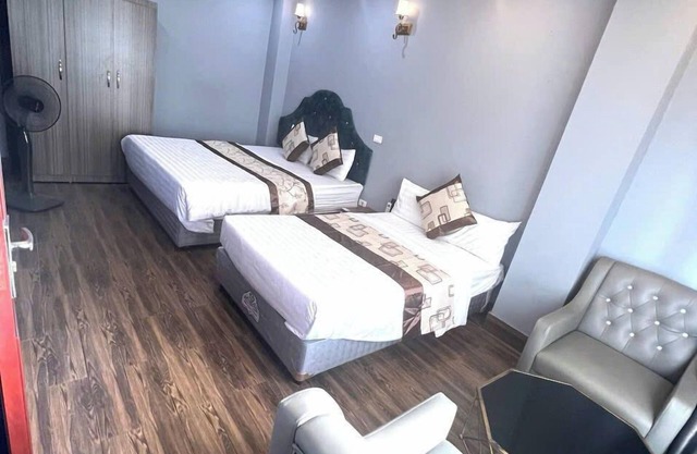 Van Nam Hotel by OnHotelRooms
