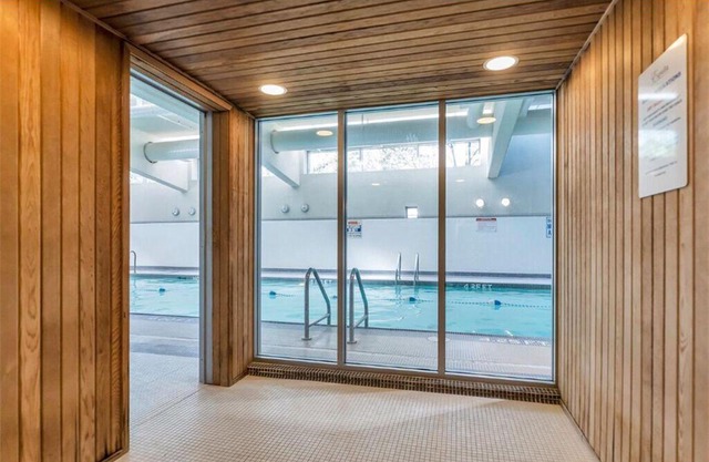 Vancouver Bright - 1BR Condo at Central Location