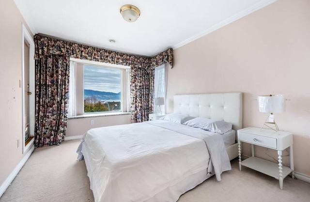 Vancouver westside ocean views 4 bedrooms 4bathrooms