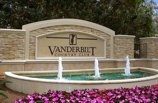 VANDERBILT COUNTRY CLUB BUNDLED GOLF TRANSFER TO THIS BEAUTIFUL 2/2 HOME