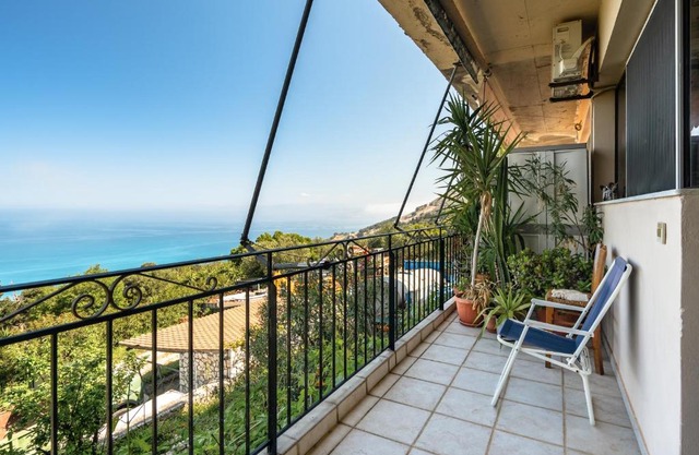 Vangelis apartment