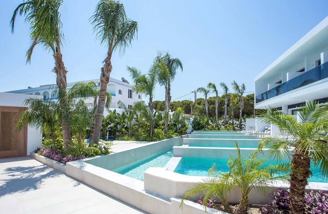 Vanik Suites