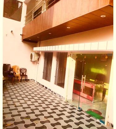 VARANASI HOTEL BANARAS RESIDENCY -NEAR BABA VISWANATH TEMPLE & GANGA GHAT #Restaurant #Wi-fi best budget hotels in Varanasi