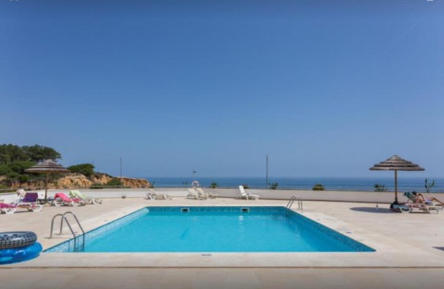 Varandas do Mar Flat with pool and Olhos de Àgua Beach