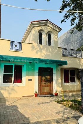 Vardaan Luxury Villa