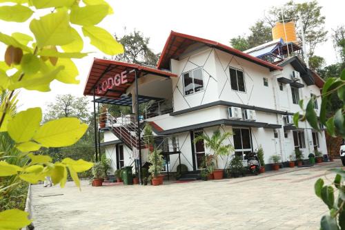 Vardhaman Grand inn