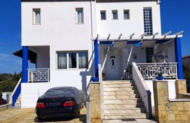 Vasia's maisonette