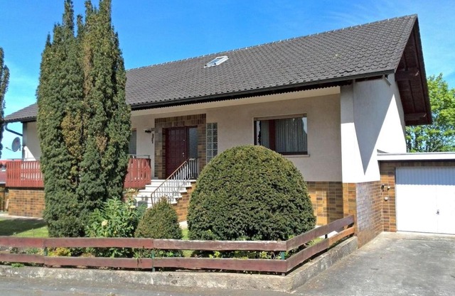 Vast Holiday Home on edge of Sauerland with Infrared Sauna