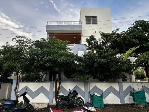 Vatavriksha Guest House,Akkalkot