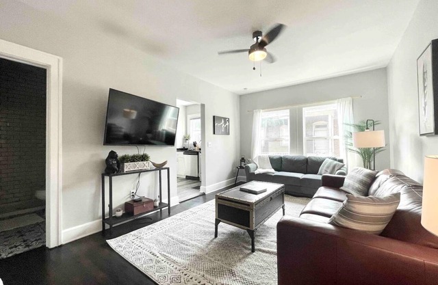 Vaulted Flat (D) | Hot Tub | Walkable to Short North