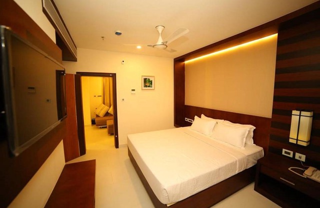 Vavas Inn & Suites