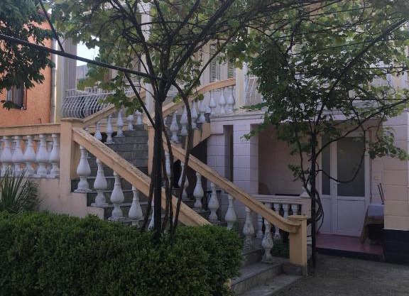 Vaxo hause