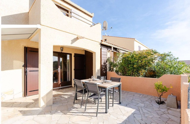 VC43 : 3 room holiday house with collective swimming pool