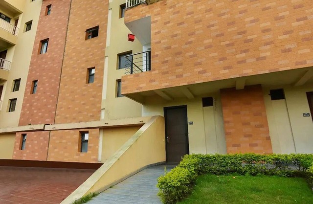 vedic village Cozy 3-bedroom duplex villa with WiFi and AC in quaint Rajarhat