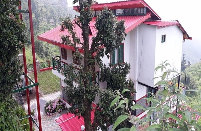 Veenu's Cottage