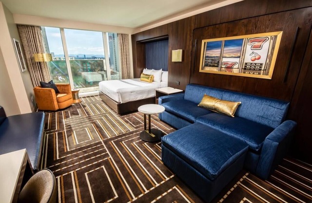 Vegas Vacation! Adults Only, Six Pools, Casino, Near Cashman Field