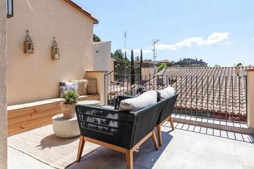 Velo Vern 3- Luxury penthouse w views of city wall
