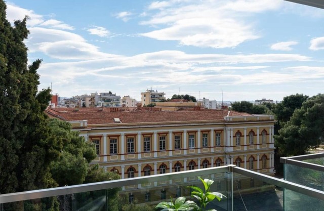 Velvet Luxury Studios in the City Center by BiNobi!