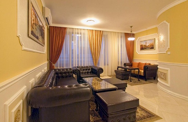 Venice Apartments
