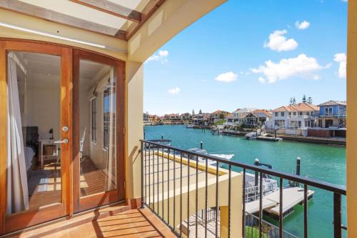 Venice On The Beach Family Waterfront Escape
