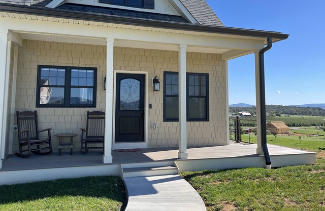 Ventura Cottage: breathtaking views/Outdoor Tub/4 acres/Gym/<10min to Winchester