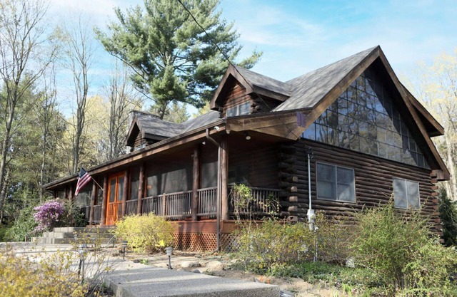 Ventura Pines Log Cabin ~ Piscina climatizada ~ Acceso al lago cercano ~ ¡Incluye bicicletas!