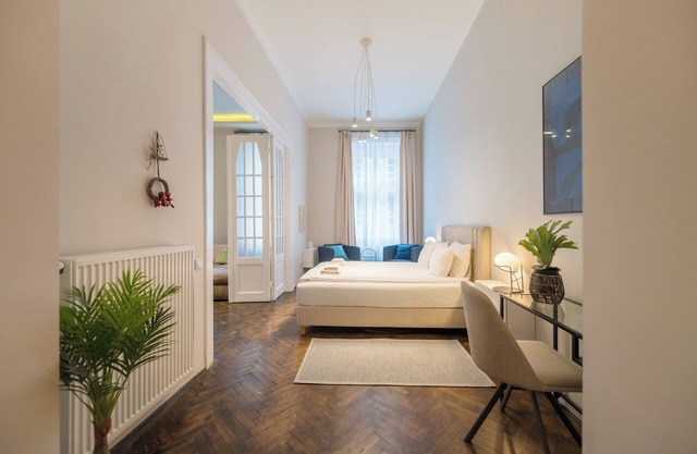 Venus Apartments - Opera III