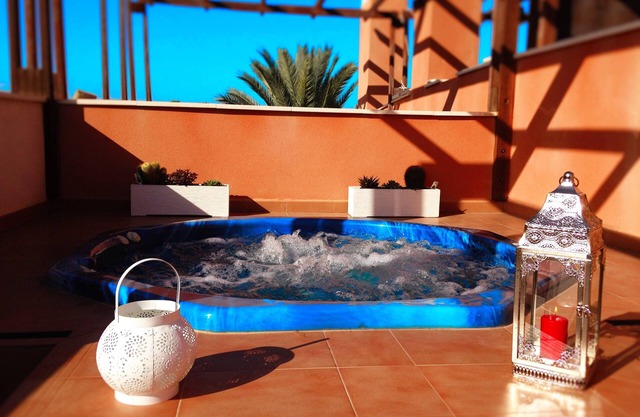 VERA ALBACORA CON JACUZZI PRIVADO Y WIFI A 200M DEL MAR