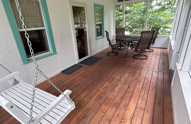 Veranda House Decorah