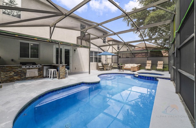 Veranda Vibe - Stylish Outdoor Living Near the Parks
