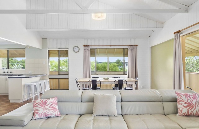 Verandah Sunrise - Mullaway village