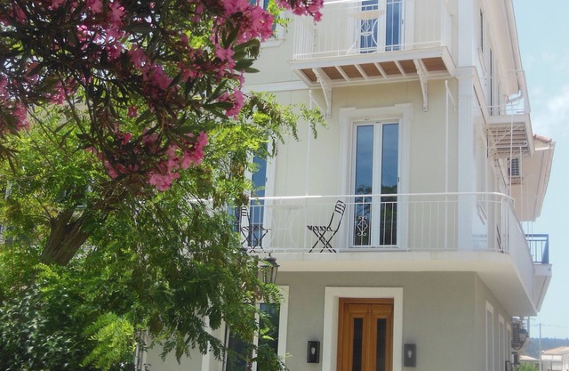 VERANI SUITES