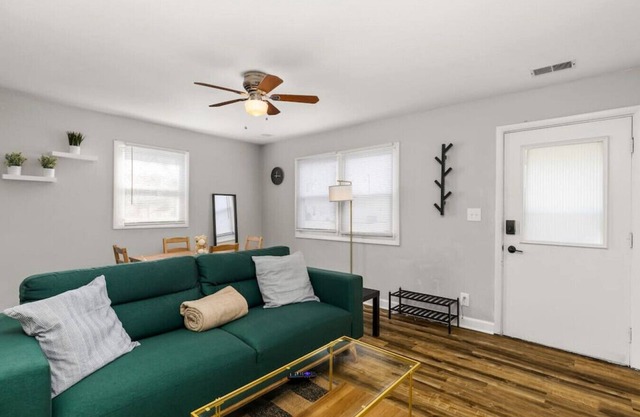 VERDE VIBES - Cute 2BD home in the Heights