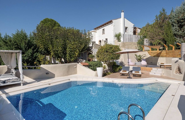 Verekinthos Villa, a Fine Country Retreat