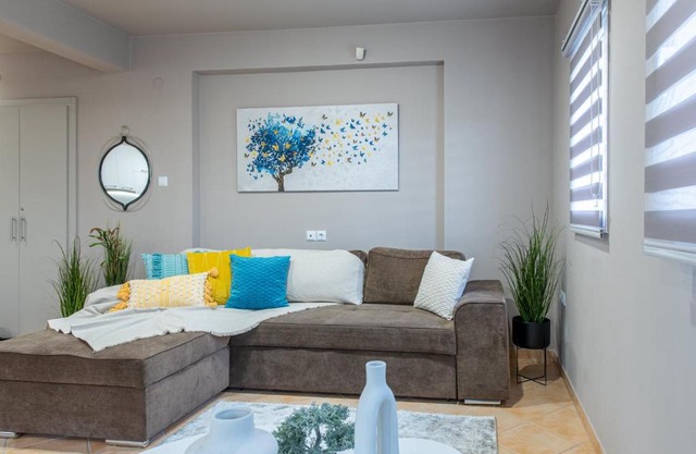 Veria Panorama Luxury Suite with Garden 2