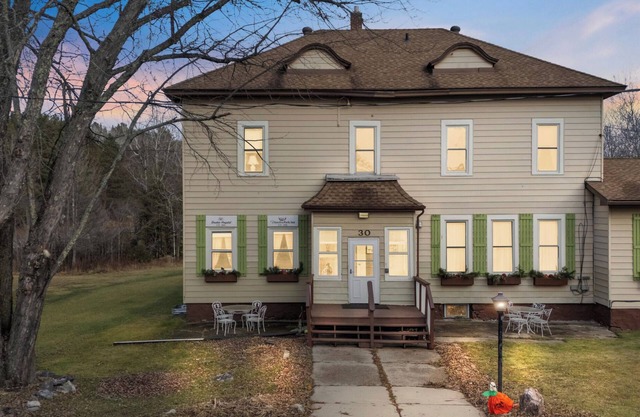 Vermilion Park Inn - Bed and Breakfast histórico - llame al 218-753-2333