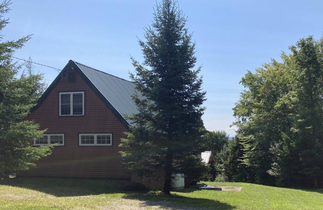 Vermont Charmer in Chimney Hill with terrific views and double lot