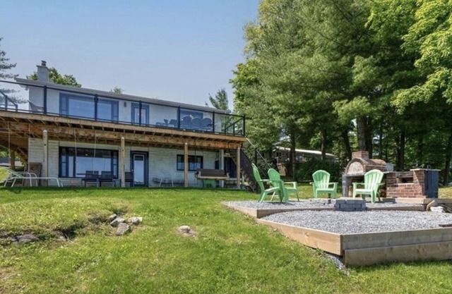 Verona Lake cottage with the pizza oven