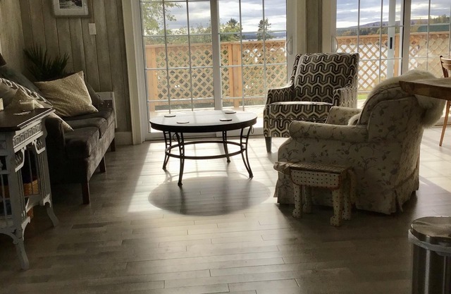 Veronica’s Place - Brand new, roomy cottage on the Bras D'Or Lakes