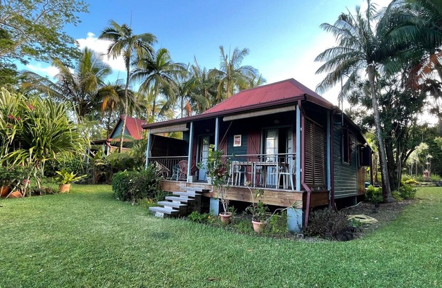 VERT NATTE Cottage with Creole Garden in Sainte-Rose