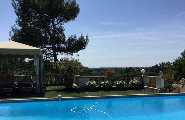 Hermosa casa de campo con piscina cerca de Eygalières, con una hermosa vista!