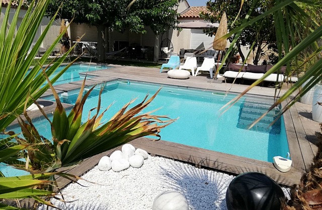 Muy bonita villa, magnífica piscina, cerca del mar, ideal familia 5/6 pers