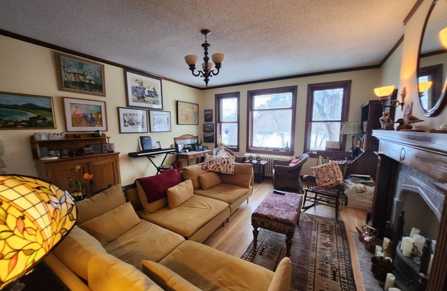 VERY CHIC BASE FOR STAMPEDE, SUMMER MOUNTAIN ADVENTURES .NEED A WRITERS RETREAT?