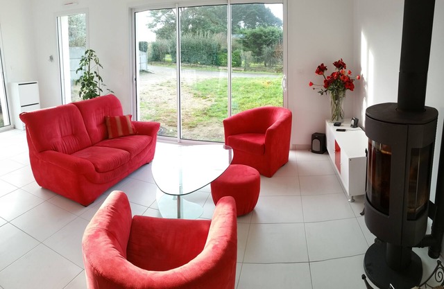 Nueva casa toda comodidad muy luminoso a 150 metros de la playa