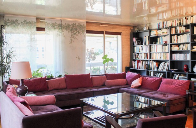 Very large apt with balcony and secure parking