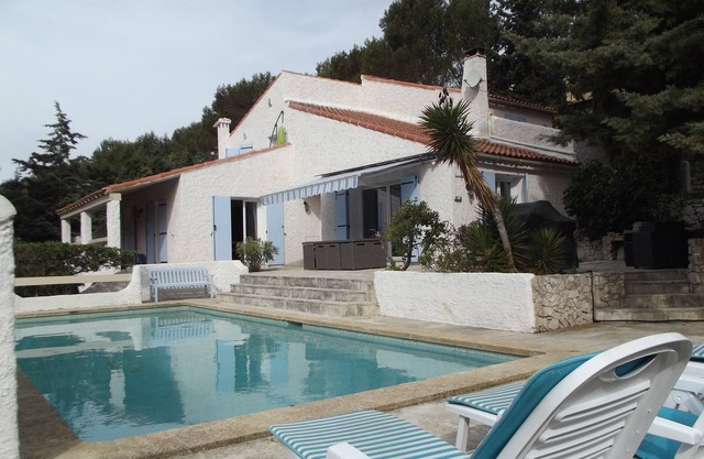 CASSIS 6 kms - Amplia villa provenzal, piscina L 23 m, 10 min de las playas