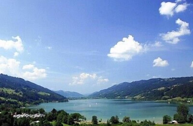 Very nice fully furnished 3 room apartment with balcony.