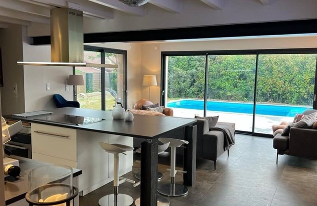 Very nice house in SAUBION, private swimming pool, garden, VERY QUIET, 10MN BEACH